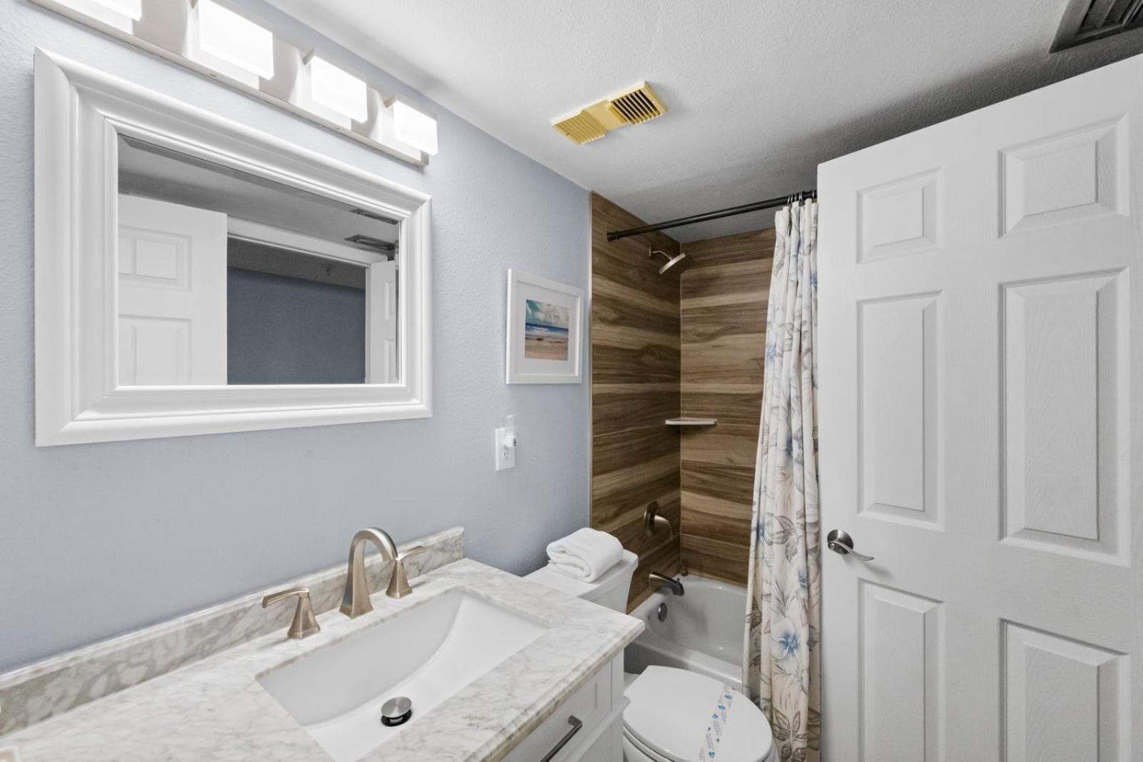 201 Sandy Shores Condos St. Pete Beach Exterior foto