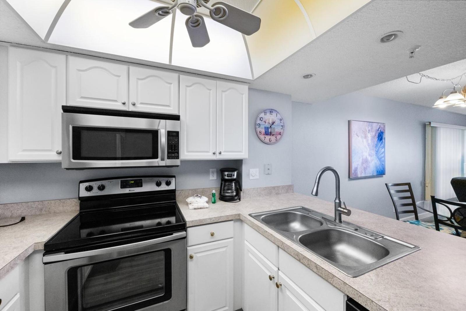 201 Sandy Shores Condos St. Pete Beach Exterior foto